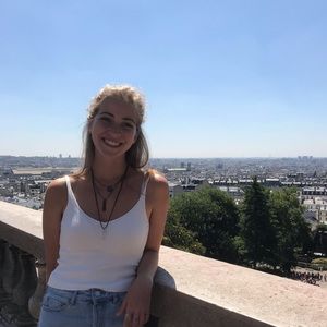 Meet your Posher, Cait
